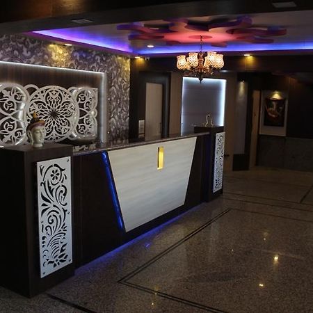 Hotel Pink Shark Sikar ภายนอก รูปภาพ